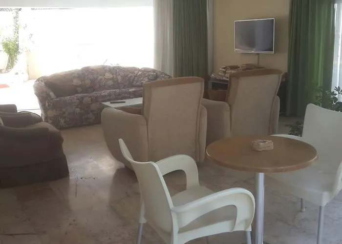 Lale Apart מלון דירות אלאניה